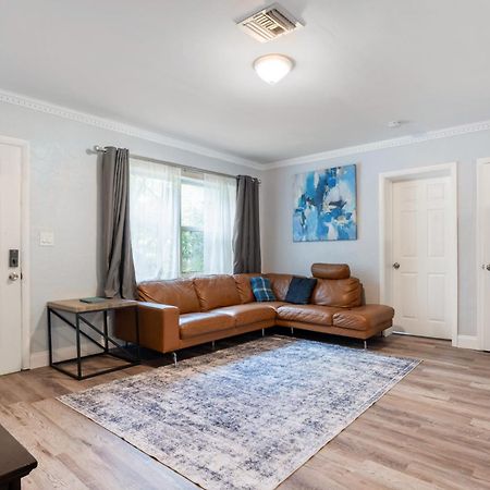 Hollywood Peaceful Hostel Екстер'єр фото
