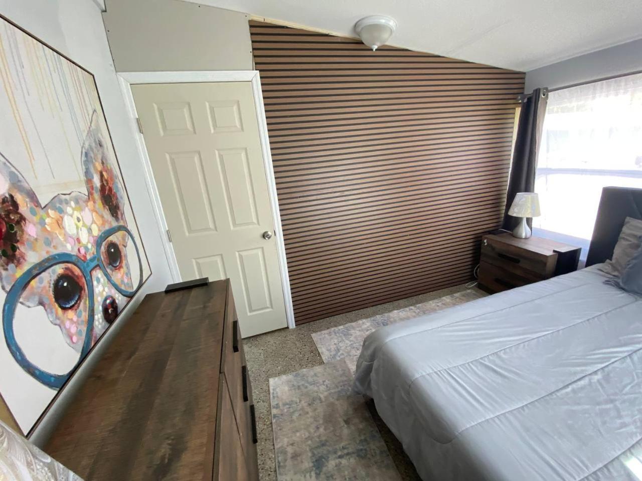 Hollywood Peaceful Hostel Екстер'єр фото